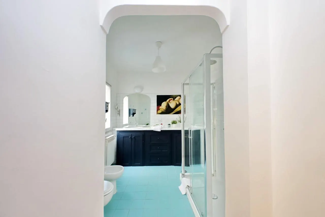 Monti Spacious Apartment 2 Rome