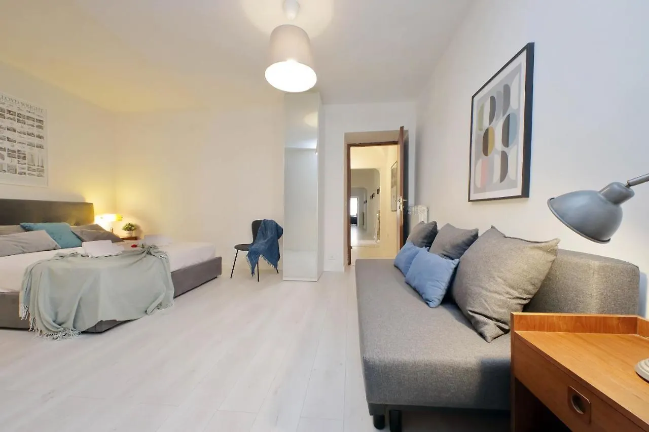 Monti Spacious Apartment 2 Rome