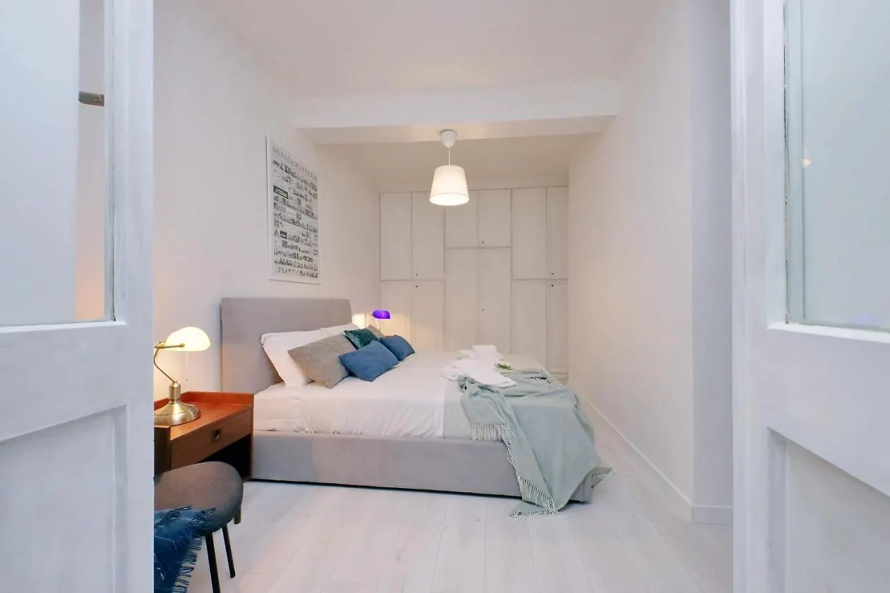 Monti Spacious Apartment 2 Rome