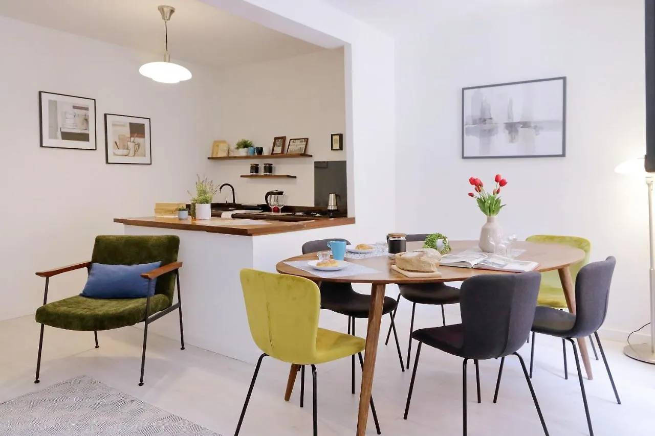 Monti Spacious Apartment 2 Rome