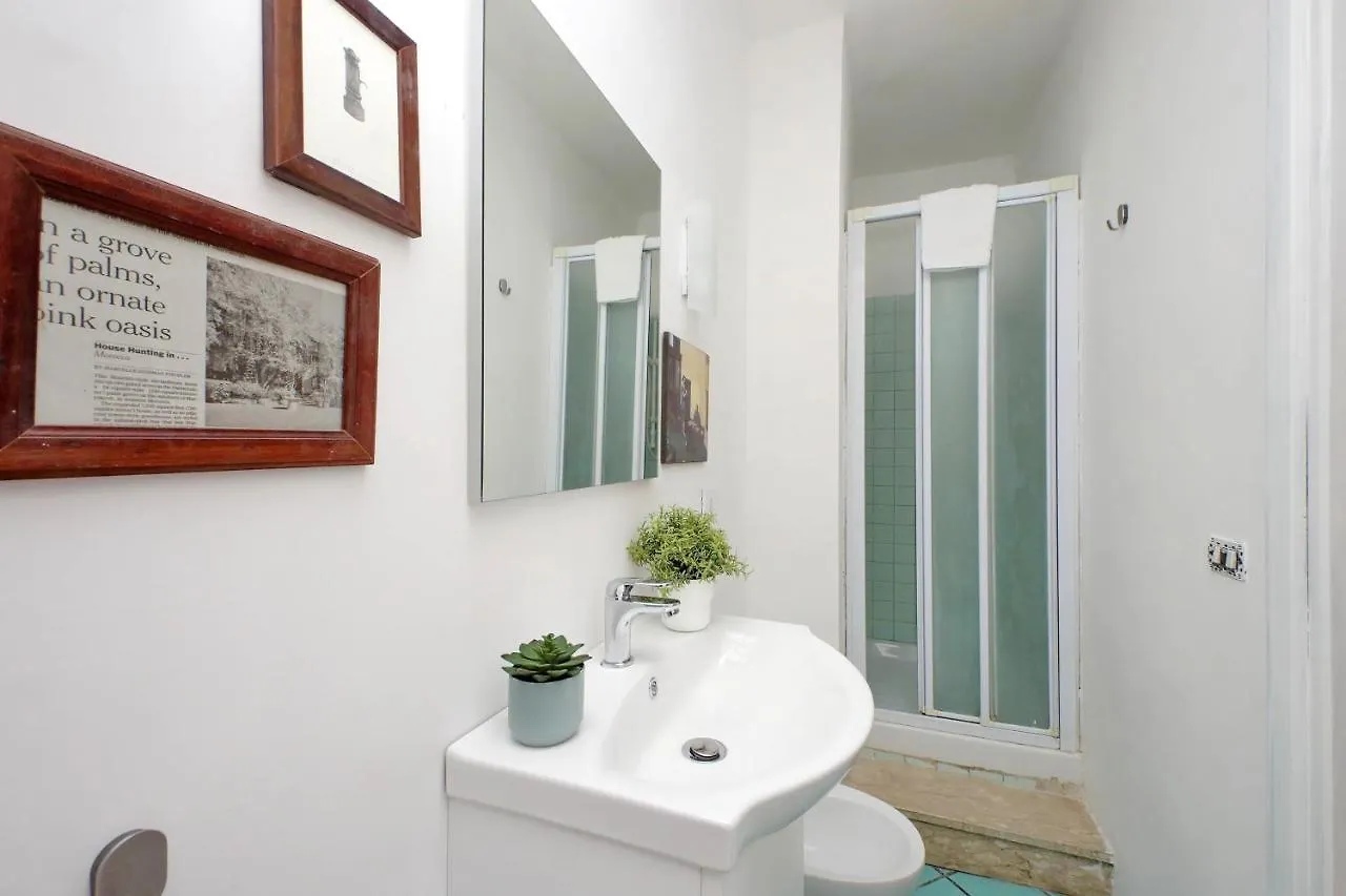 Monti Spacious Apartment 2 Rome